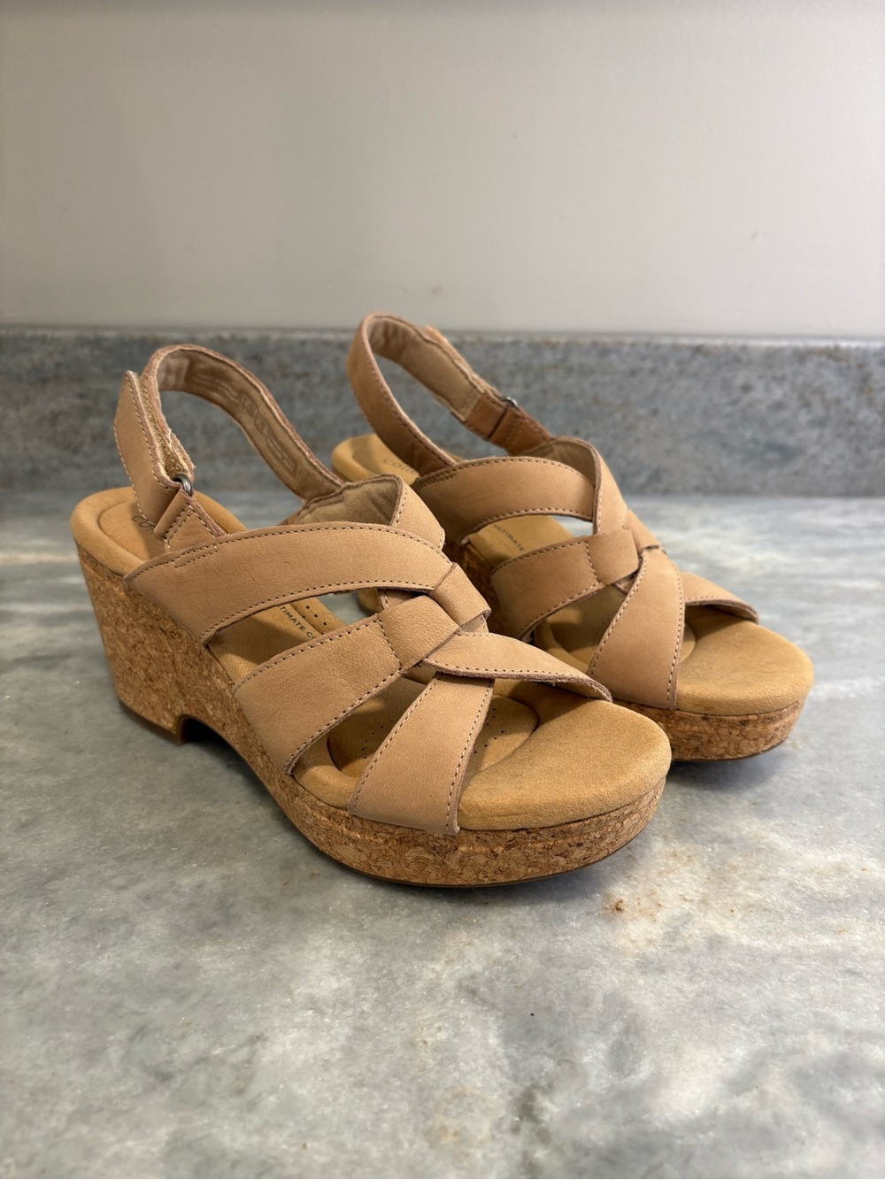NClarks Collection Women's Beige Tan Leather Strappy Wedge Sandals Hook & Loop 7